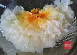 Illustration of how to make Lily, Tremella and Lotus Seed Soup 1