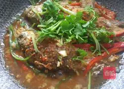 Braised crucian carp recipe 10