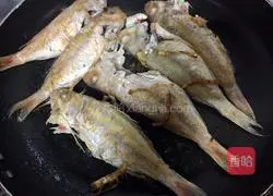 Illustration of how to cook redwood fish in sauce 5