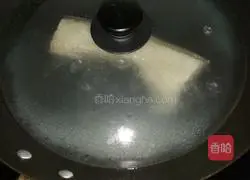 Illustration of the recipe of twice-cooked pork with bell pepper and garlic sprouts 2