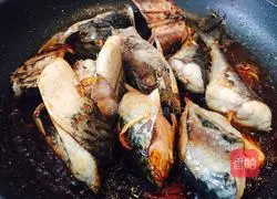 Illustration of how to make salty Spanish mackerel 5