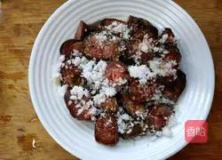 Illustration of how to make steamed sauce chicken legs 6