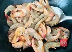 Home-style fried shrimps Practice illustration 5