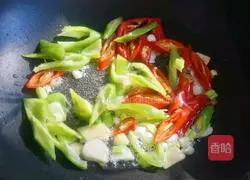 Illustration of how to make fried pork skin with pepper 5