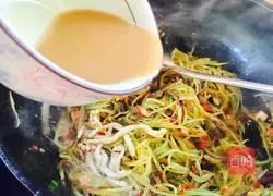 Illustration of how to make fish-flavored shredded pork 12