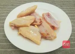 Illustration of how to make tomato sauce chicken wings 1