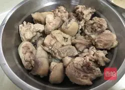 Illustration of how to make large plate chicken 3