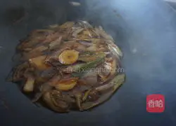 Illustration of how to cook dry-roasted pomfret without adding a drop of oil 9