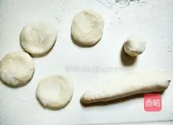 Illustration of how to make steamed spring pancakes and rolls 6
