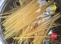 Illustration of how to make delicious home-cooked pasta 1