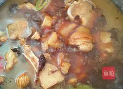 Illustration of how to make sauce-flavored pig's feet 8