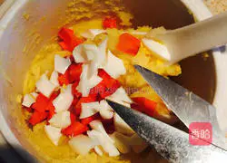 Illustration of how to make simple potato salad balls 6