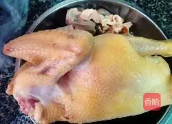 Illustration of how to make plain-cut chicken 1