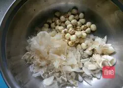 Illustration of how to make Lily, Tremella and Lotus Seed Soup 2