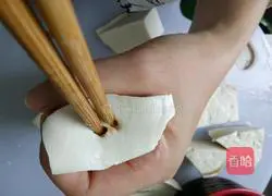 Illustration of how to make Hakka Yong Tofu 8