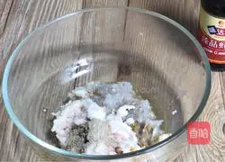 Illustration of how to make colorful shrimp rings 4