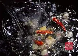 Illustration of how to make canned fish 6