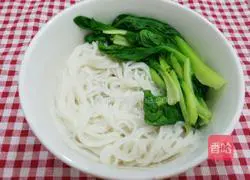 Illustration of how to make sour soup and fat beef noodles 8