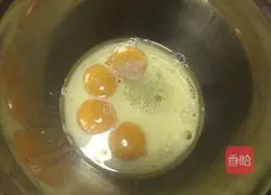 Illustration of how to make matcha cream cake roll 4