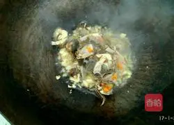 Illustration of how to make river crab and pumpkin soup 9