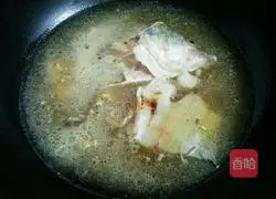 Illustration of how to make spicy boiled fish fillets 7