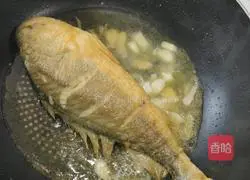 Illustration of braised large yellow croaker 7
