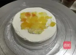 Illustration of how to make small flower cream cake 2