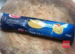 Illustration of how to make tomato sauce pasta 1