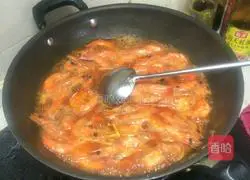 Illustration of how to cook braised sweet and sour shrimp with tomatoes 5