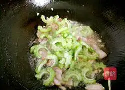 Bitter Melon Twice-cooked Pork Recipe Illustration 9