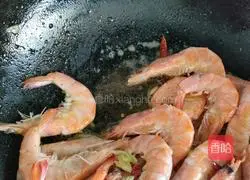 Illustration of braised prawns in oil 6