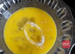 Illustration of how to make crispy squid rings 3