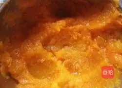 Illustration of how to make red dates and pumpkin dumplings 1