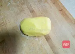 Illustration of how to make mashed potato and shrimp balls 1