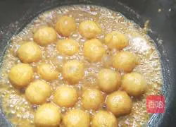 Illustration of how to make curry fish eggs 5
