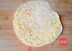 Illustration of how to make egg meat rolls 7