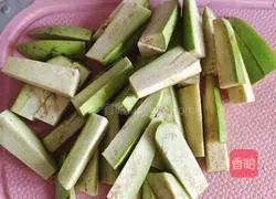 Illustration of how to cook eggplant with salted fish 3