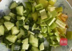 Illustration of how to make fried pork slices 2