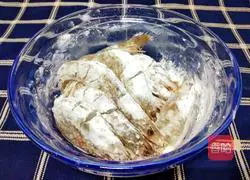 Pineapple Shrimp (Sweet and Sour Version) Recipe Illustration 2