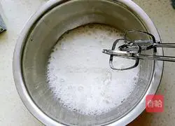 Strawberry Cream Cake Roll Recipe Illustration 7