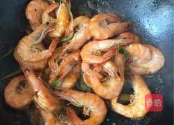 Illustration of braised shrimp in oil 6