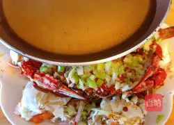 Illustration of how to make swimming crab with scallion oil 7