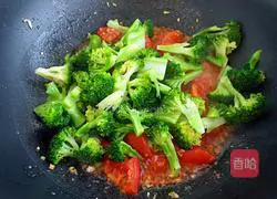 Illustration of how to cook broccoli with tomato sauce 7