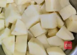 Illustration of how to make sauce-flavored pork ribs and braised potatoes 6