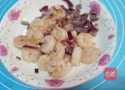 Illustration of how to make cashew nut shrimp 9