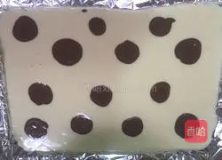 Cow Cream Cake Roll Recipe Illustration 13
