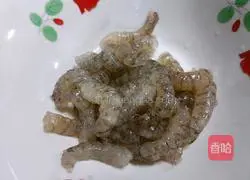 Illustration of how to make shrimp bean curd rolls 4