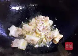  Illustration of how to make stir-fried pork belly with sauerkraut 7