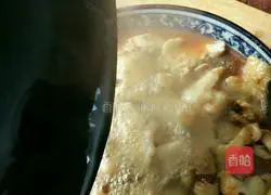 Illustration of how to make spicy boiled fish 18