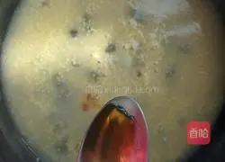 Illustration of how to make millet and sea cucumber porridge 6